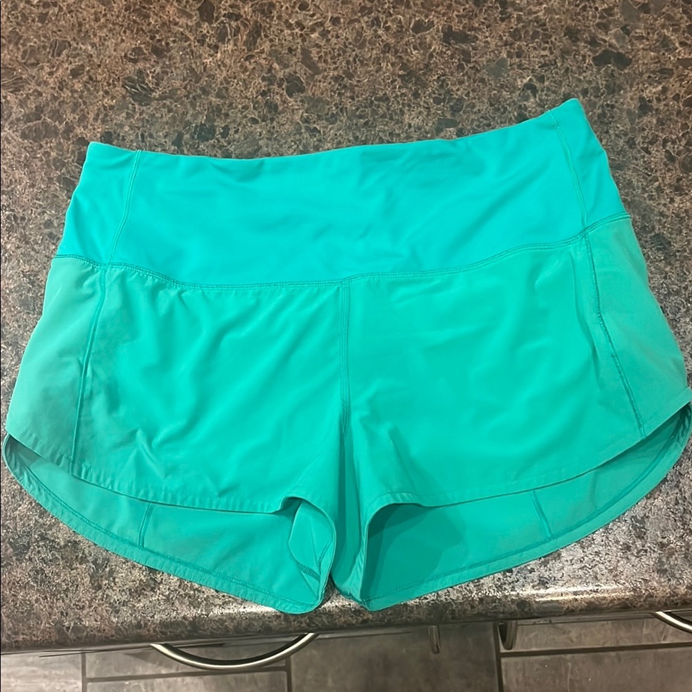 Lululemon Athletica Green Athletic Shorts with Scalloped Hem Size 8